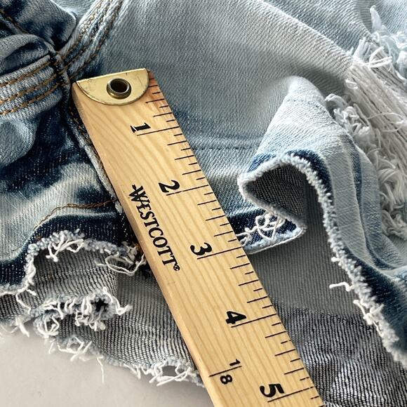 Machine NEW Women's Distressed Shorts Frayed Hem Light Denim Wash Size M/28 Blue - Picture 8 of 9